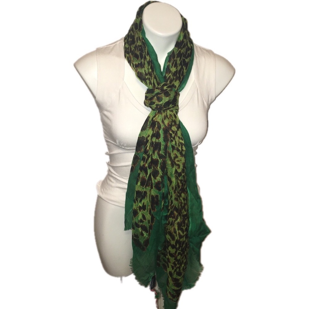 NWT Cynthia Rowley green leopard print scarf